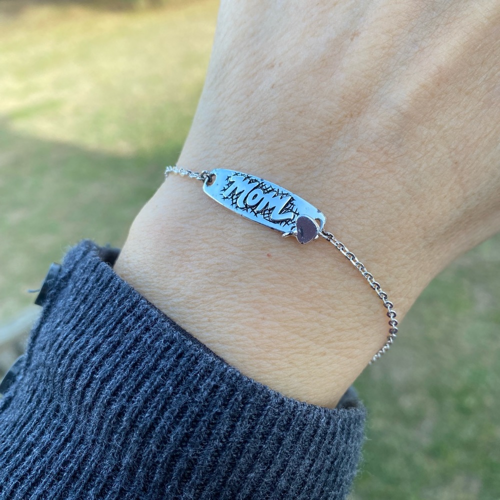 Mom bracelet .925 Sterling Silver with heart dangle dainty 7.25” - Picture 2 of 9